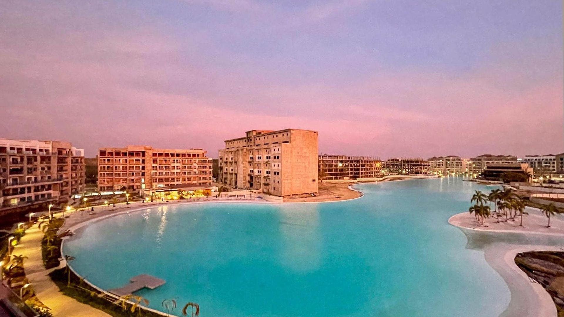 Nuevo Con Vista A Lagoon