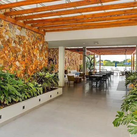 Nuevo Con Vista A Lagoon Cartagena